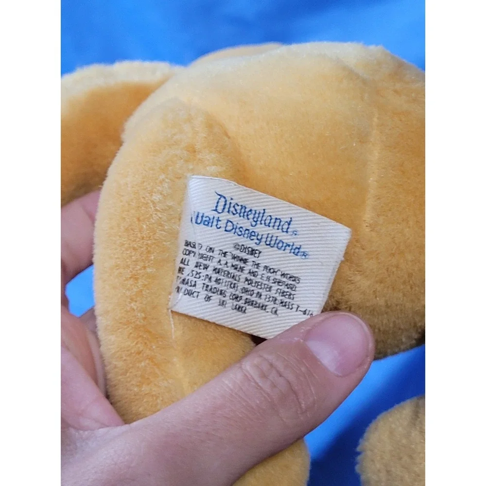 Winnie The Pooh Walt Disney World 9 In Plush Sitting - Picture 5 of 10